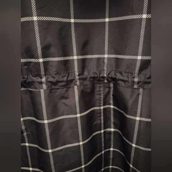 Lands End Coat - Picture 2 of 4